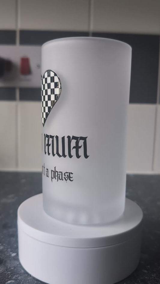 Emo mum stein glass